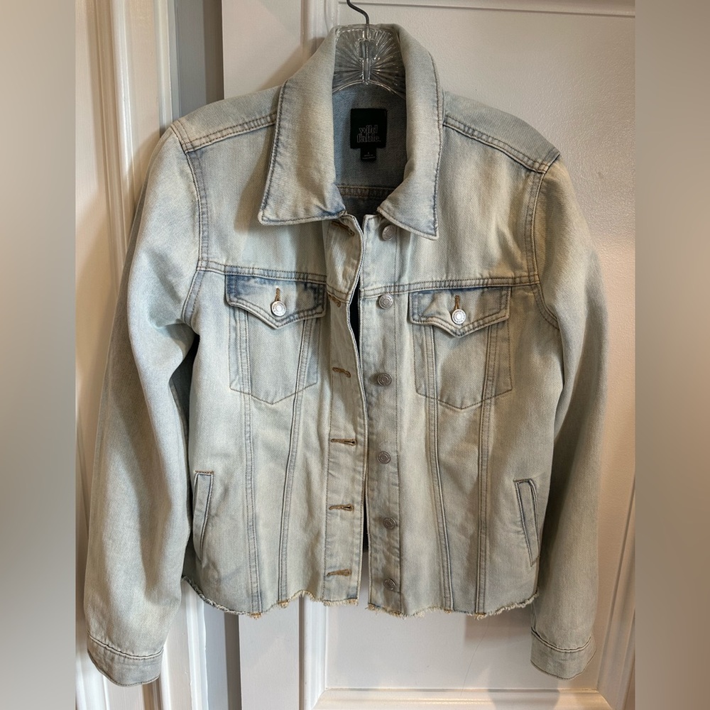 Wild Fable light wash denim jacket size S With frayed edge bottom